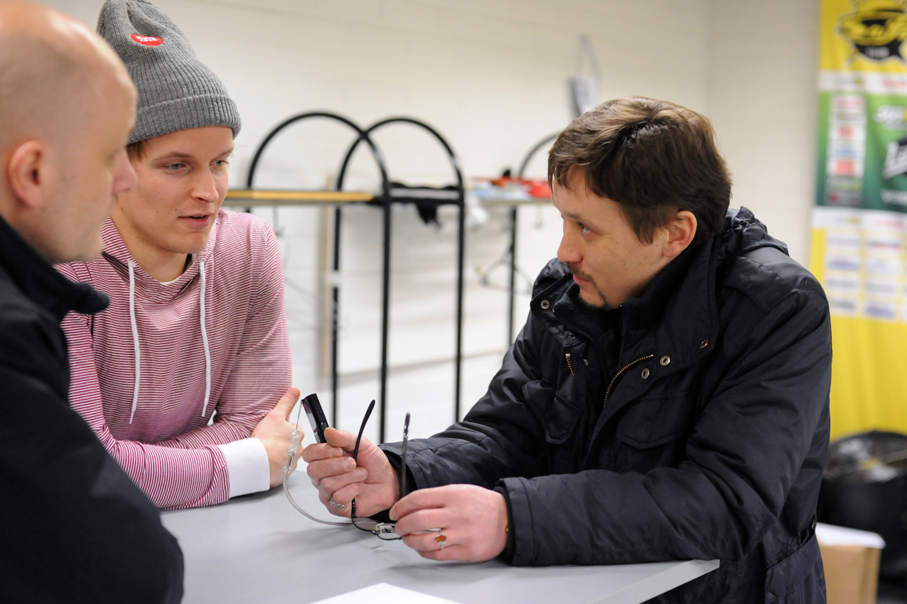 "Dmitry Semenov jututtaa Janne Tavia."