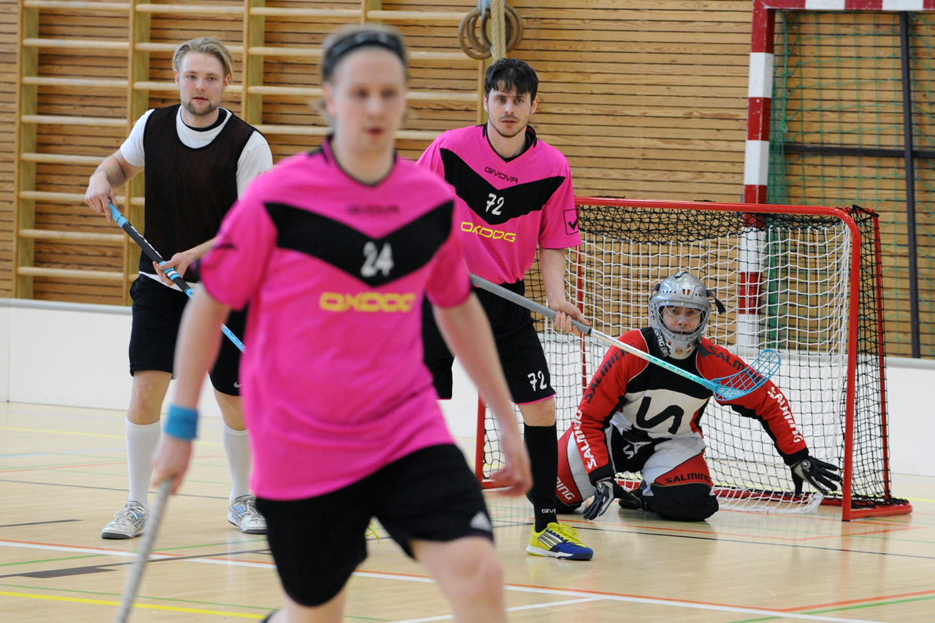 "Jani Leivo (vasemmalla) keväisessä PoNoVo-Cup-turnauksessa"